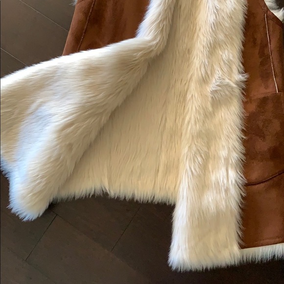 Fur vest - Picture 2 of 2